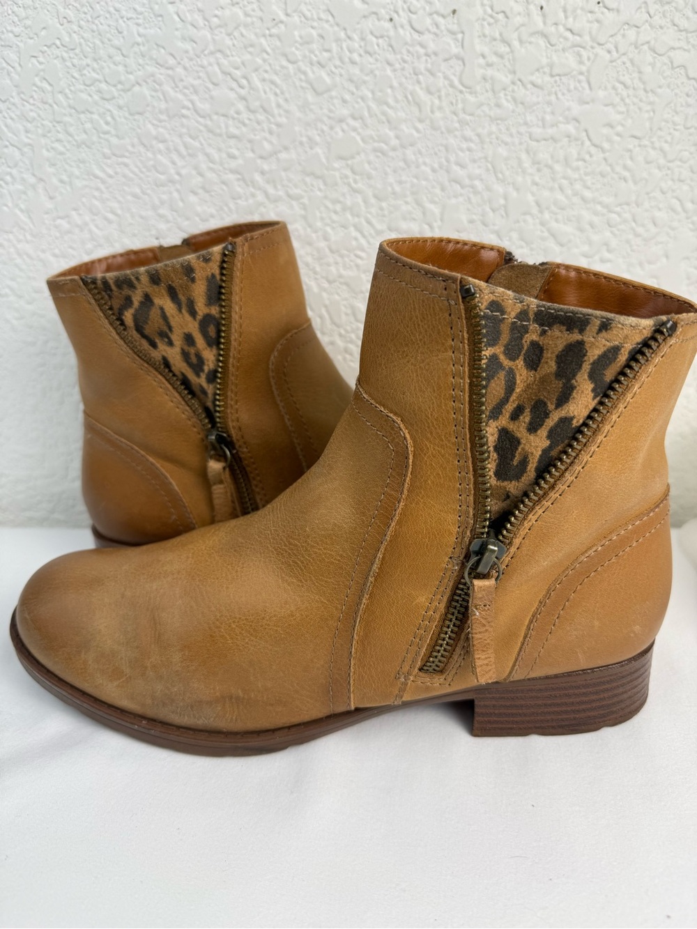 Comfortiva | Leather Ankle Booties | Leopard Zip Accent | 9W - Picture 3 of 13